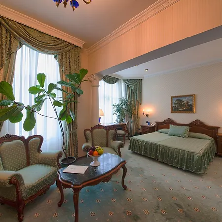 Otel Grand London 5*