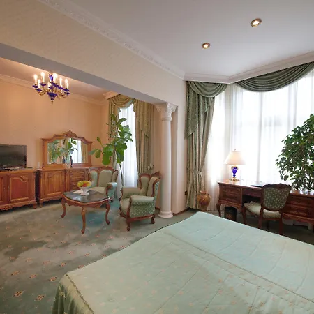 Grand London Hotell 5*