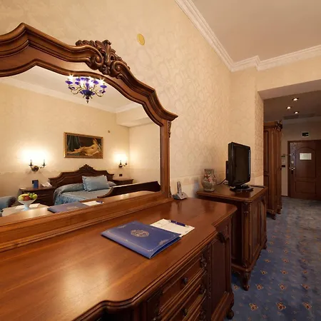 Grand London 5* Warna