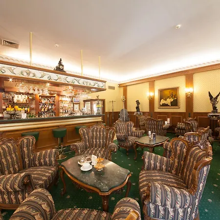 Hotel Grand London Warna