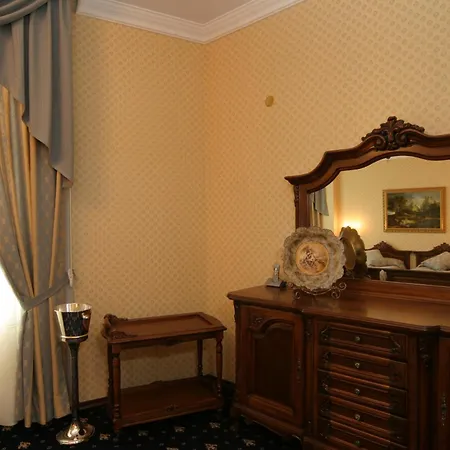 Grand London Hotel Warna