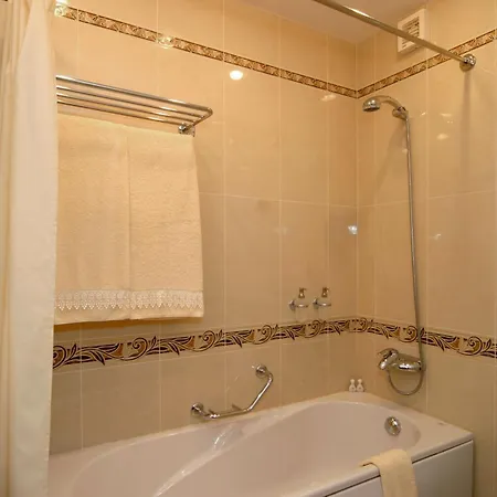 Ξενοδοχείο Grand London 5*